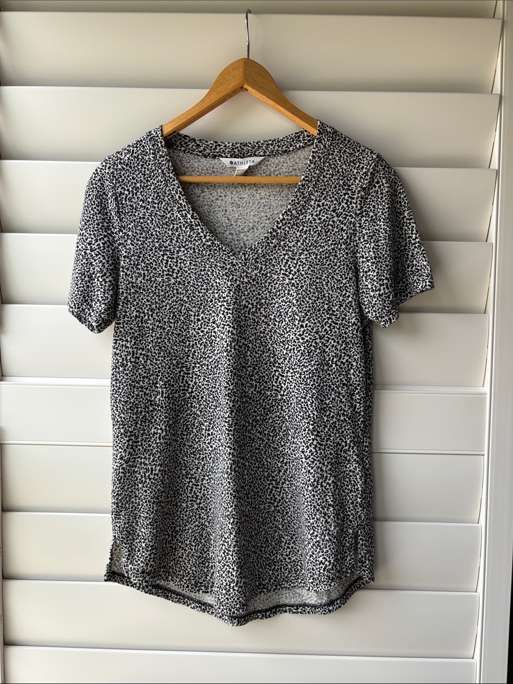 Athleta Black & White Speckled V-Neck Tee
